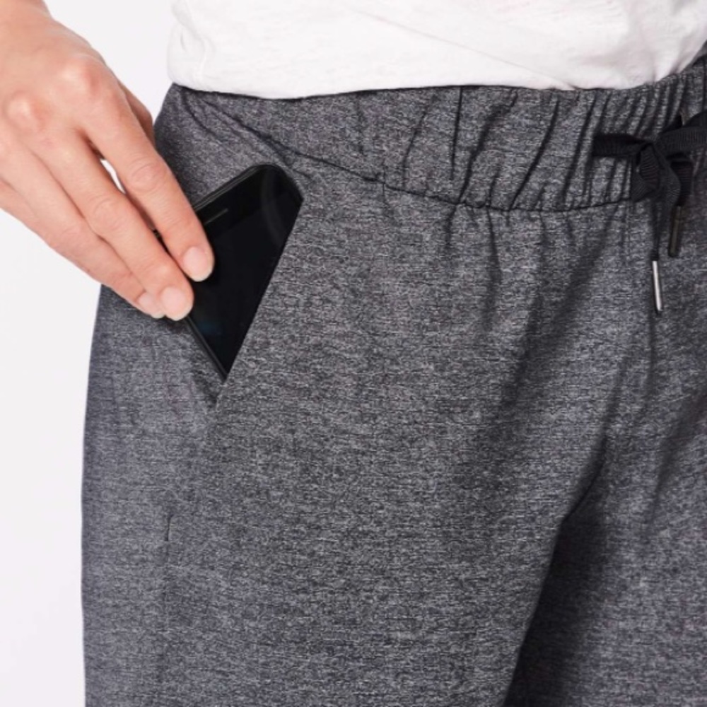 lululemon On The Fly Pant *28” - Heathered Black, 2, Full-On® Luxtreme - Picture 3 of 7